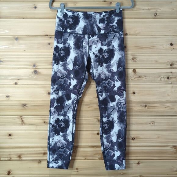 Lululemon Leggings Womens 10 Black and White Rose Pattern Split back - Picture 1 of 11